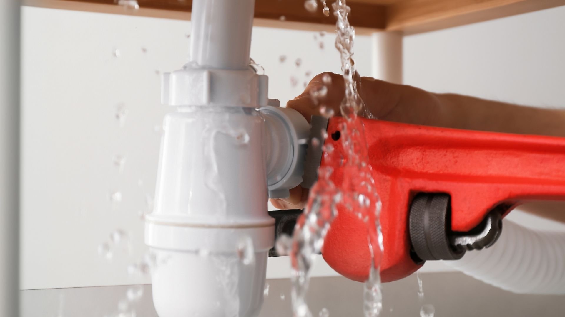 Emergency leak repair in North Hollywood CA